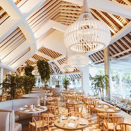 럭스* 그랜드 가우베 호텔 그랑고브 외부 사진 The interior of the restaurant