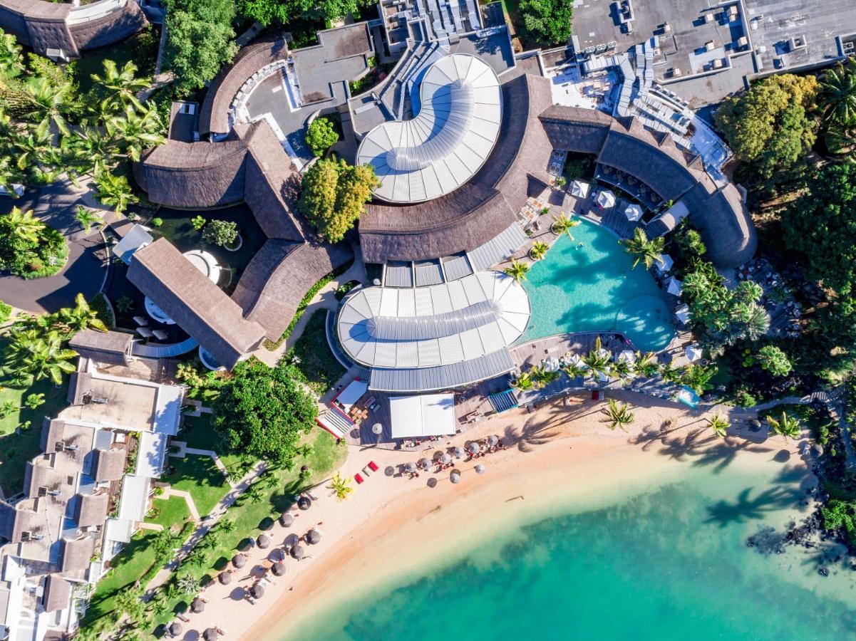 럭스* 그랜드 가우베 호텔 그랑고브 외부 사진 Aerial view of the resort