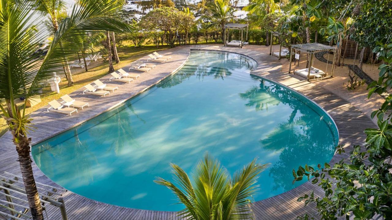 럭스* 그랜드 가우베 호텔 그랑고브 외부 사진 Swimming pool at the resort