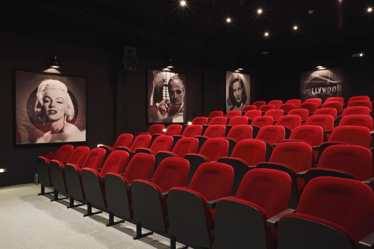럭스* 그랜드 가우베 호텔 그랑고브 외부 사진 The interior of the museum