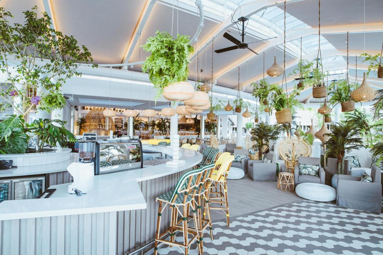 럭스* 그랜드 가우베 호텔 그랑고브 외부 사진 The interior of the restaurant