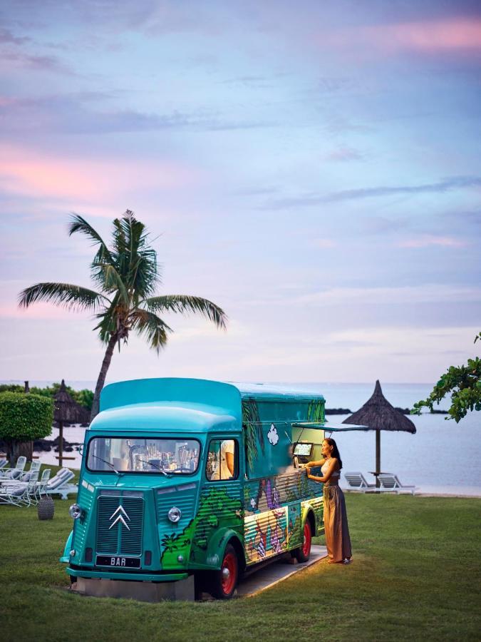 럭스* 그랜드 가우베 호텔 그랑고브 외부 사진 A food truck in Bali, Indonesia
