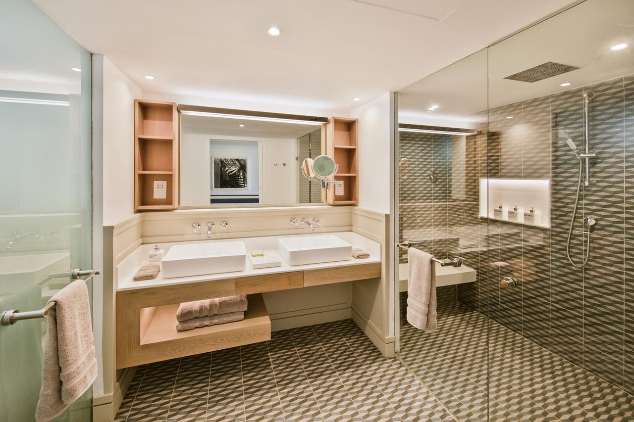 럭스* 그랜드 가우베 호텔 그랑고브 외부 사진 Bathroom