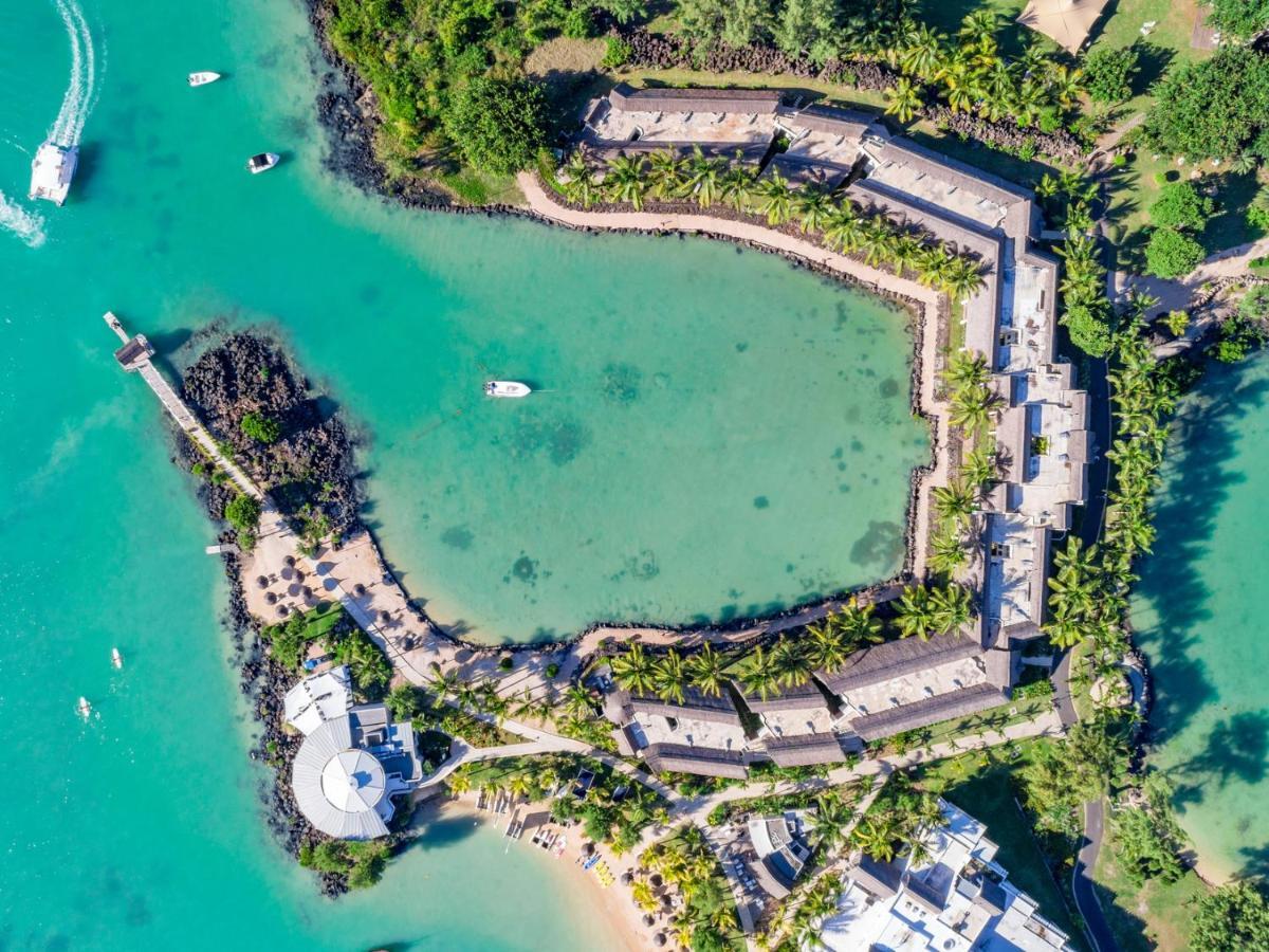 럭스* 그랜드 가우베 호텔 그랑고브 외부 사진 Aerial view of the resort