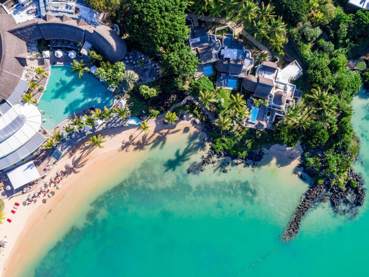 럭스* 그랜드 가우베 호텔 그랑고브 외부 사진 Aerial view of the resort